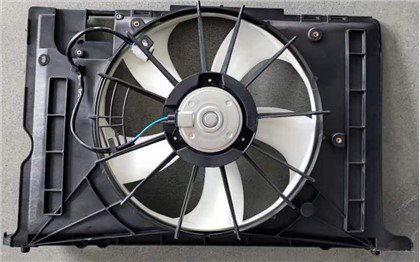 Radiator And Condenser Fan Assembly For Toyota Corolla Pontiac Vibe TO3115156